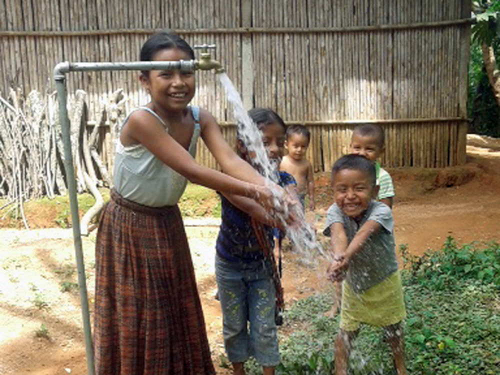 Deze kinderen hebben nu voor zeker 20 jaar schoon drinkwater